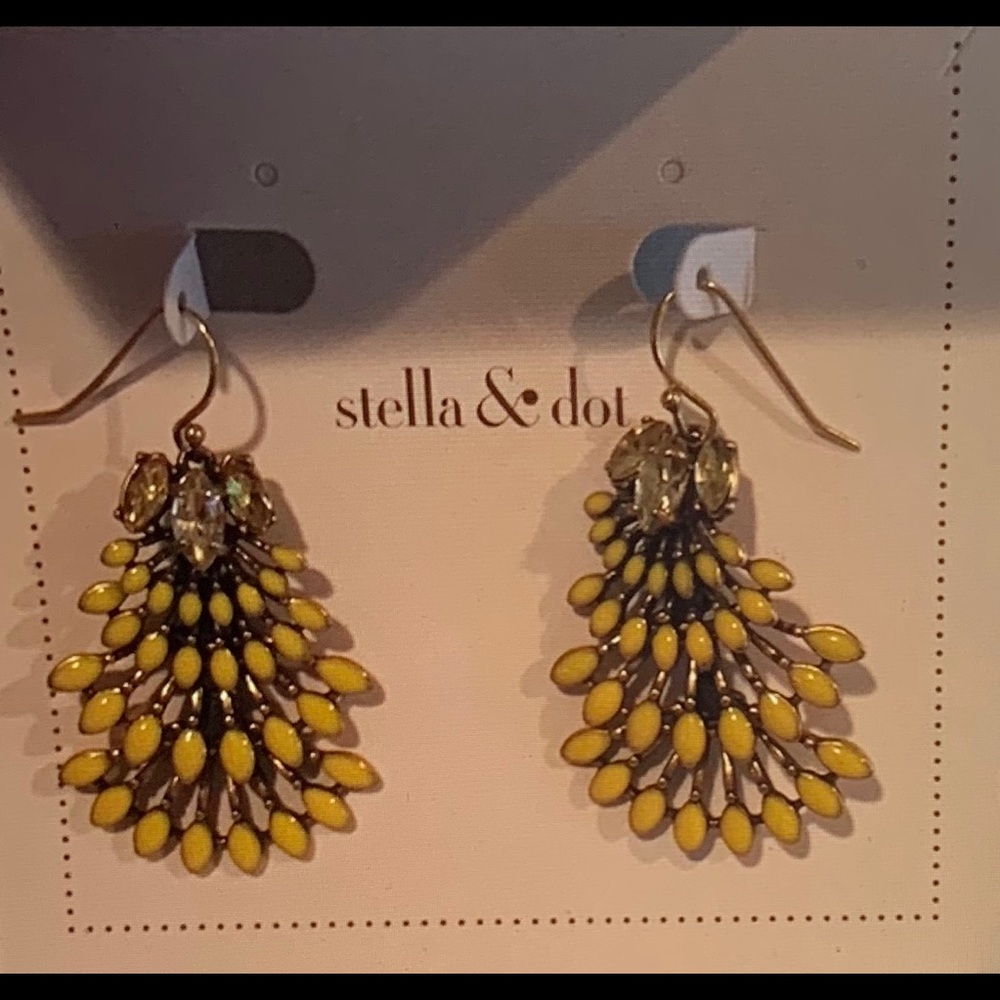Stella & Dot yellow chandelier earrings - Picture 2 of 2